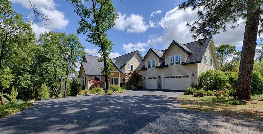 1880 Buck Ridge Court