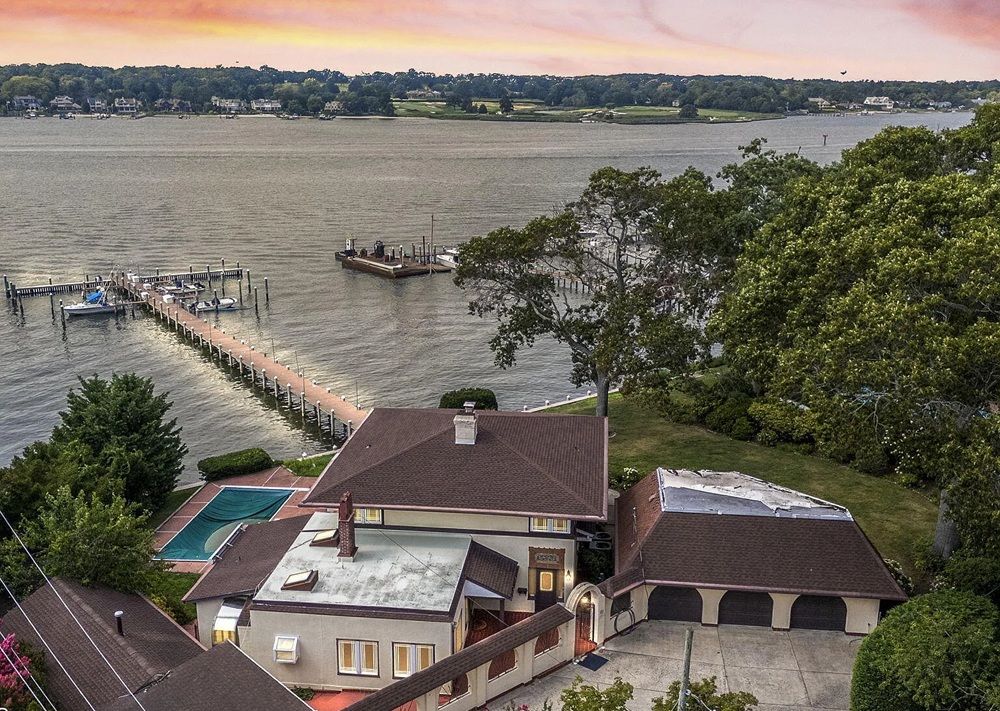 Exceptional Waterfront Building Opportunity