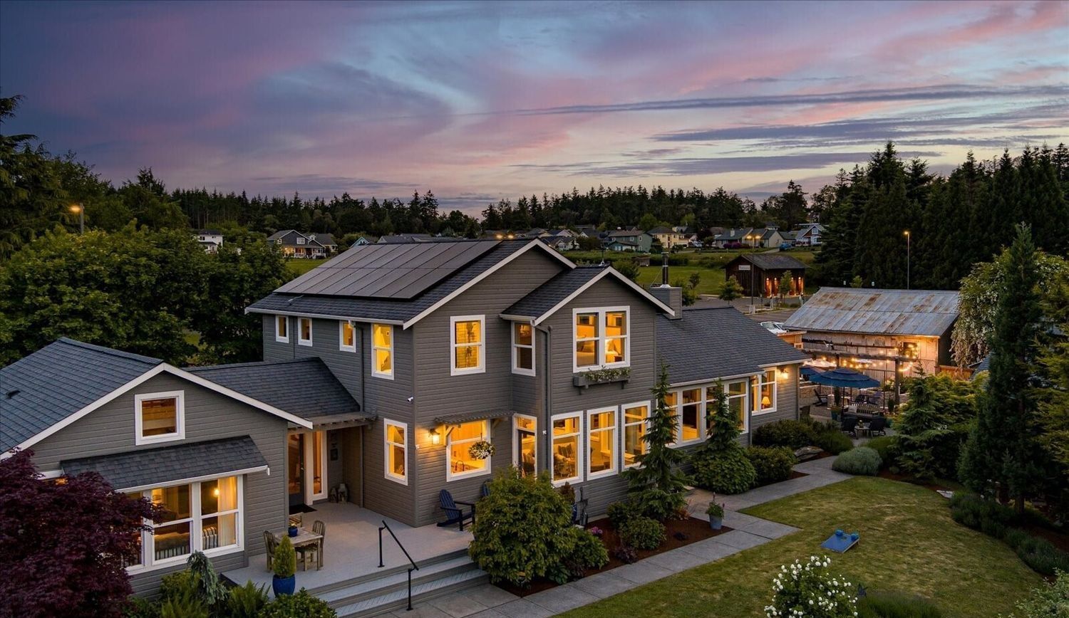 Versatile Coastal Retreat