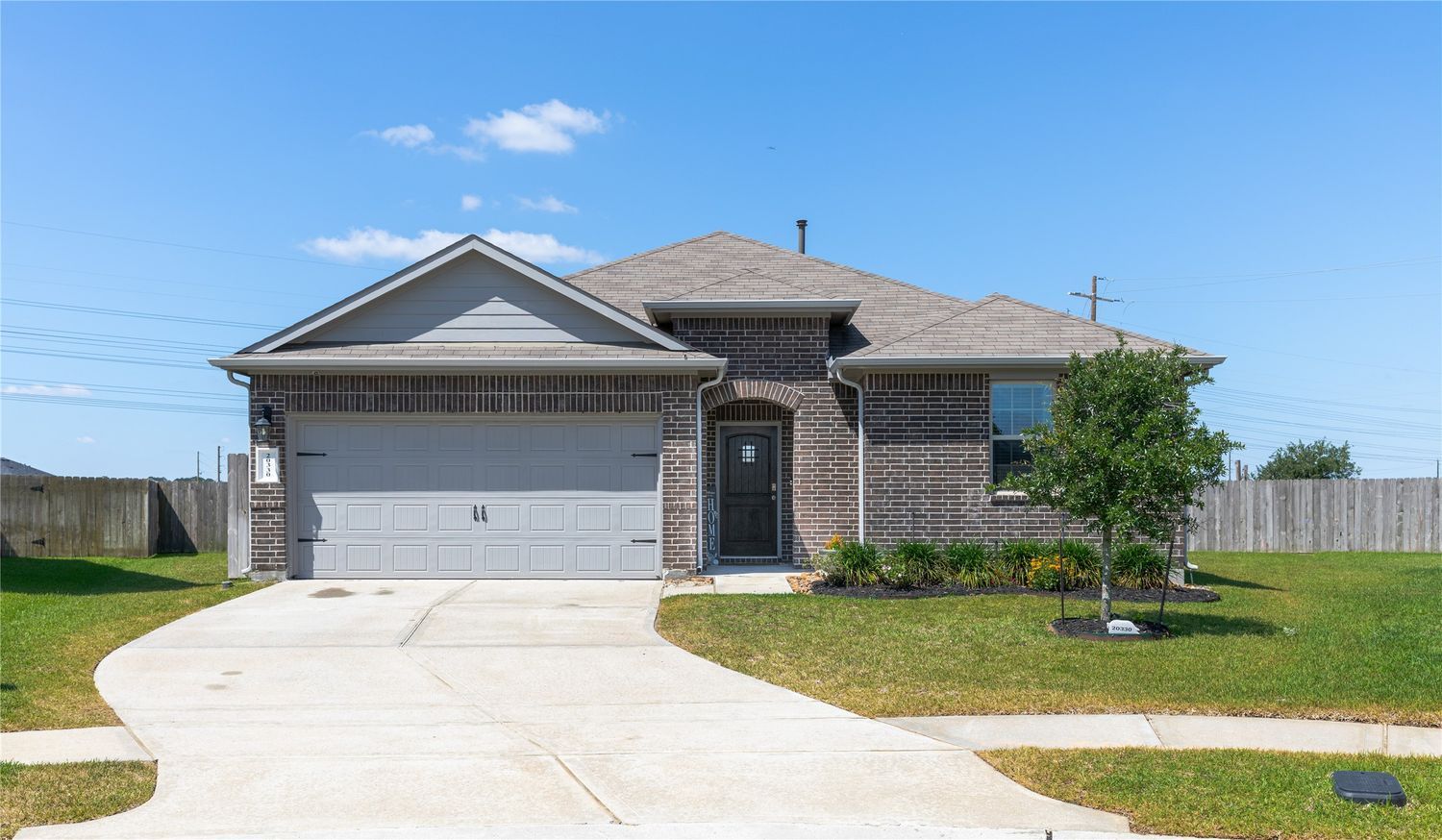 A Private Cul‐De‐Sac Enclave On Green Mountain Drive