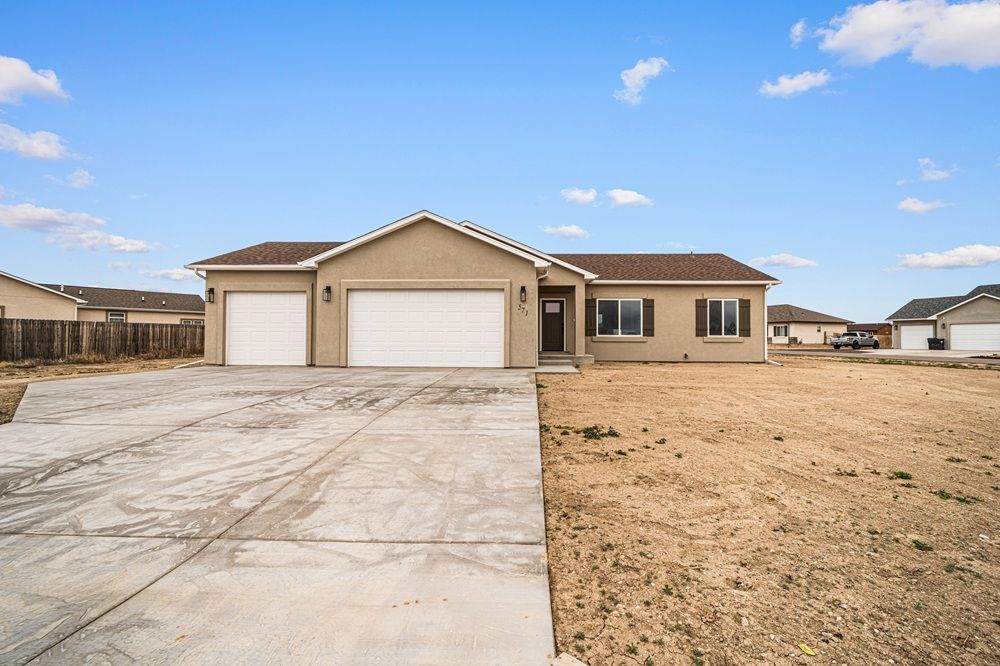 571 N Campbell Dr
