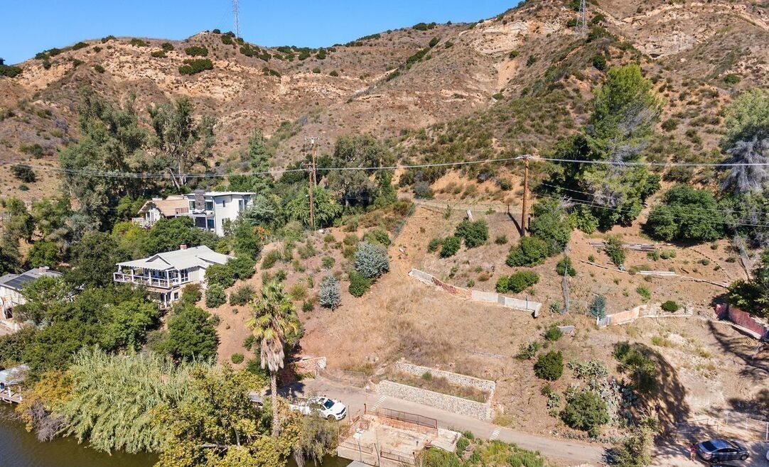 Land For Sale At Malibou Lake