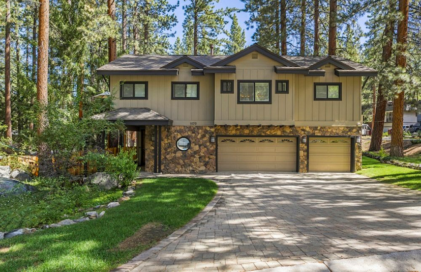1030 Lynn Way