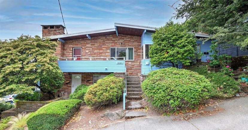 Triplex On Queen Anne, Investment Opportunity!