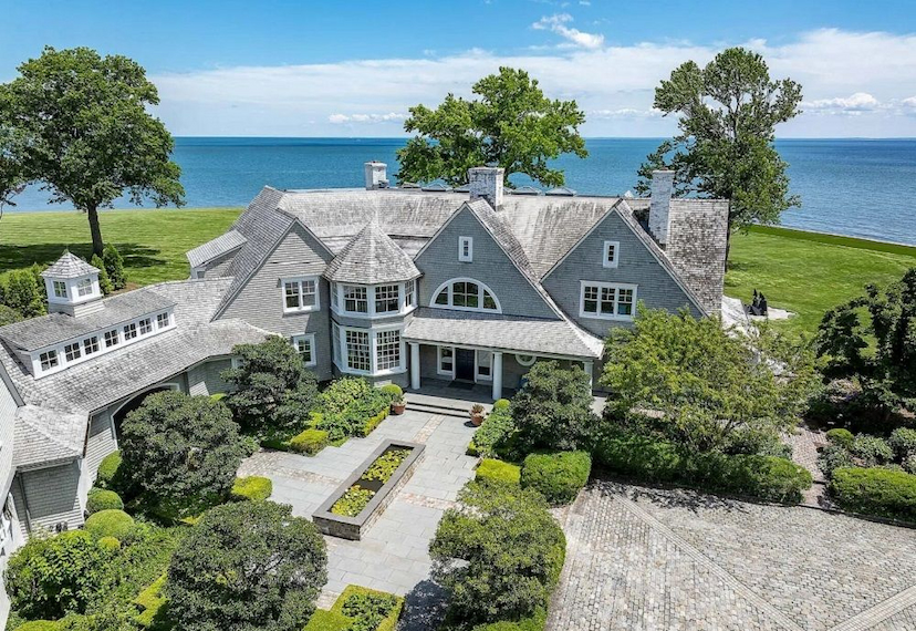 122 Beachside Avenue
