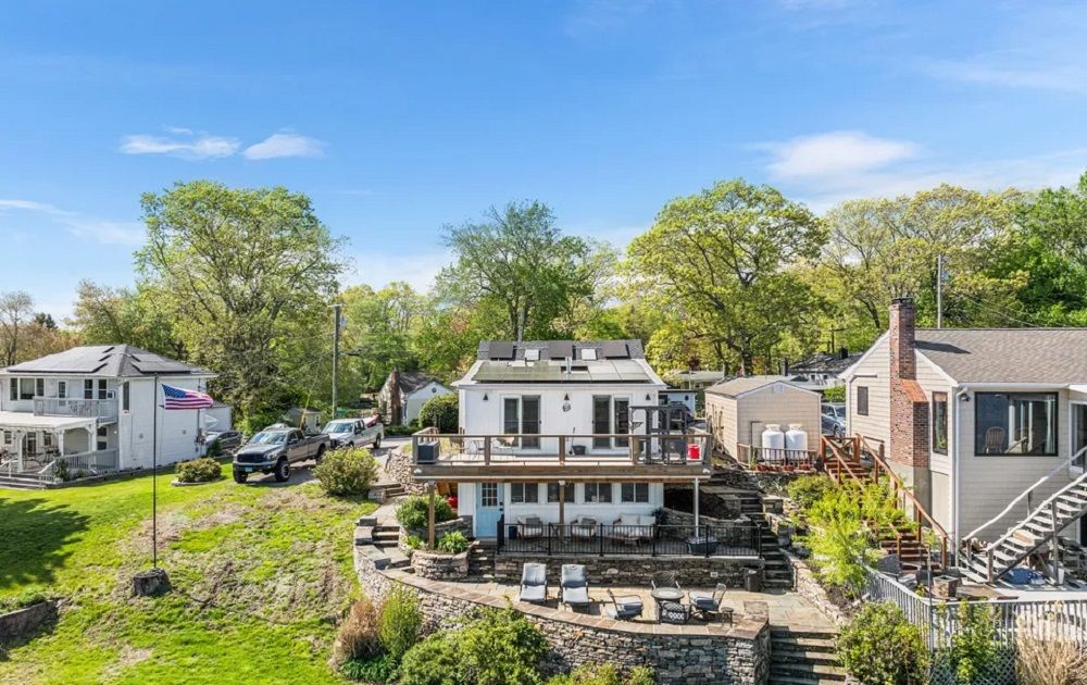 53 Lake Dr