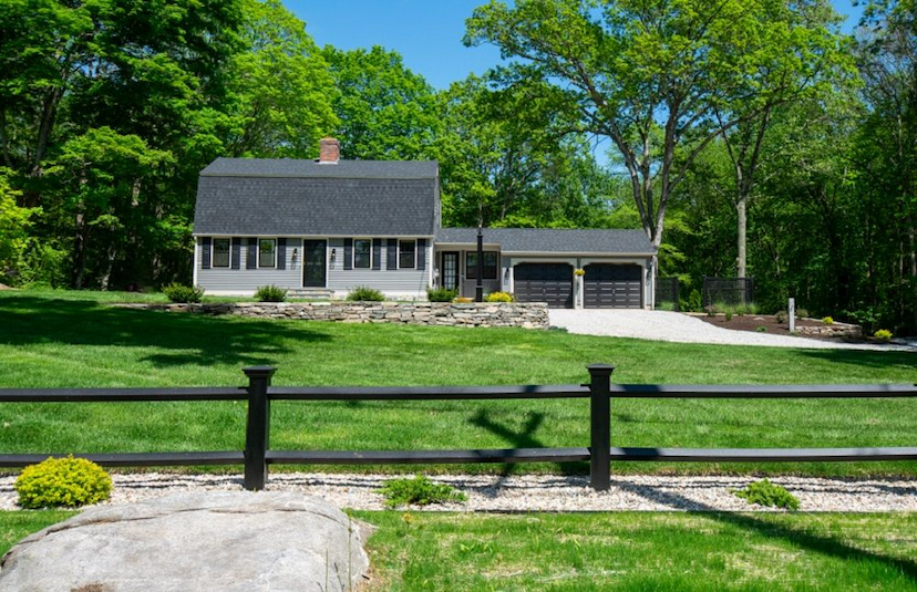 Shorelines Finest Living In Colonial Home