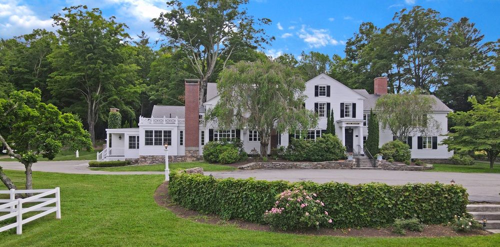 An Extraordinary Country Estate