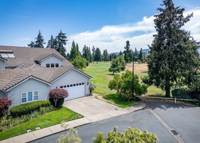 210 Magnolia Dr