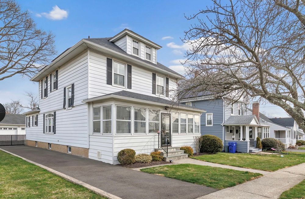 118 Freeman Ave
