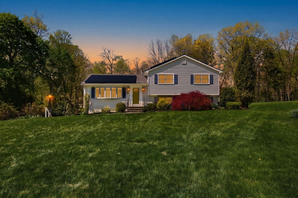 8 Stony Brook Road