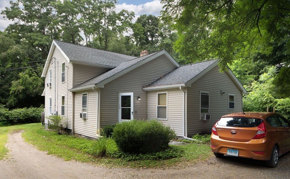 15 Locust Hill Rd