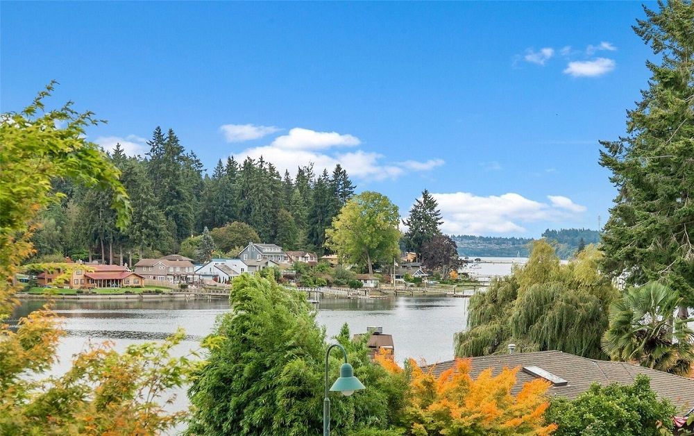 Downtown Gig Harbor Living At Its Best