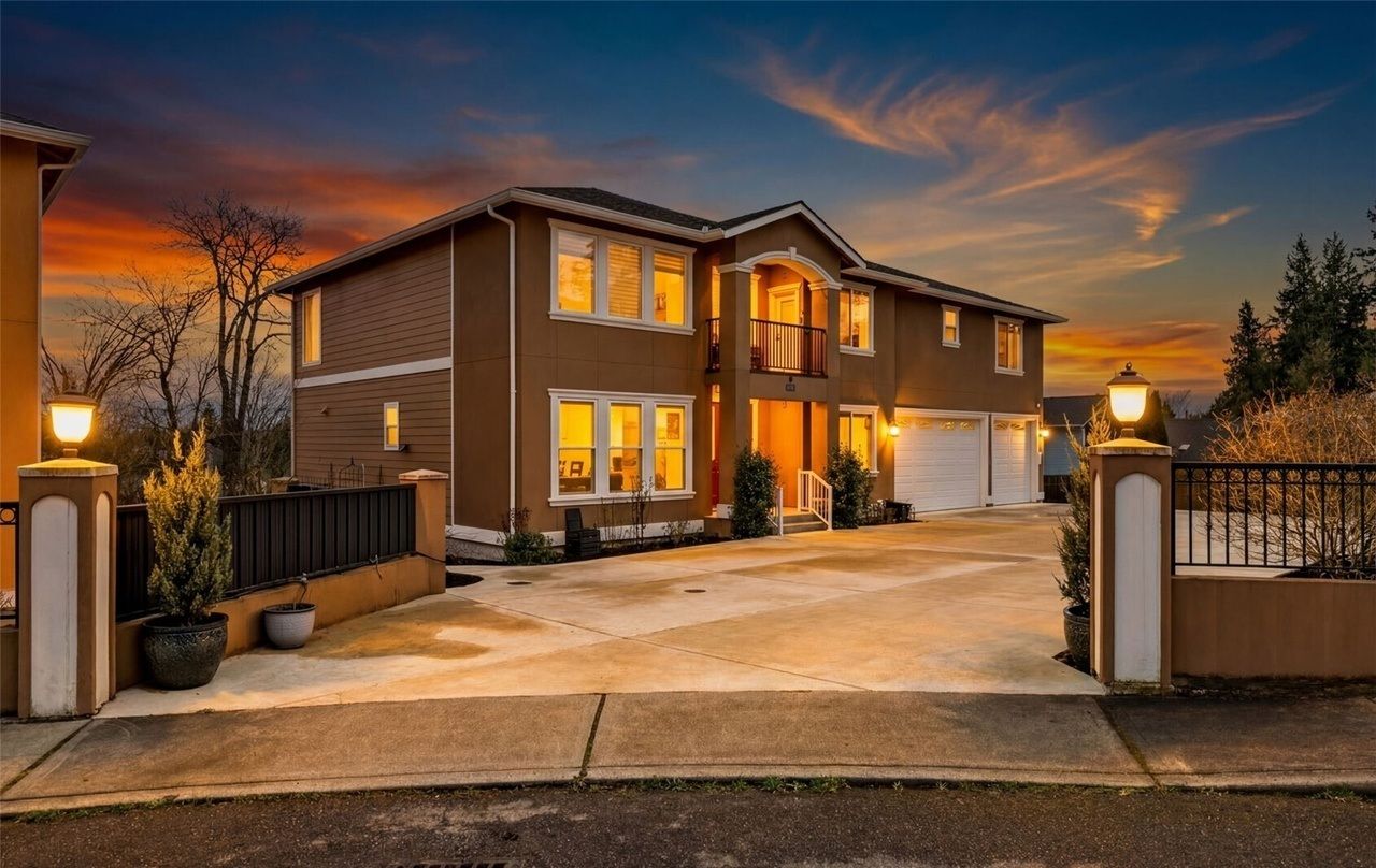 Gorgeous Home With Multigenerational Possibilities
