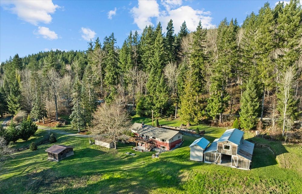 Luxury Living Surrounded By Nature In Fall City