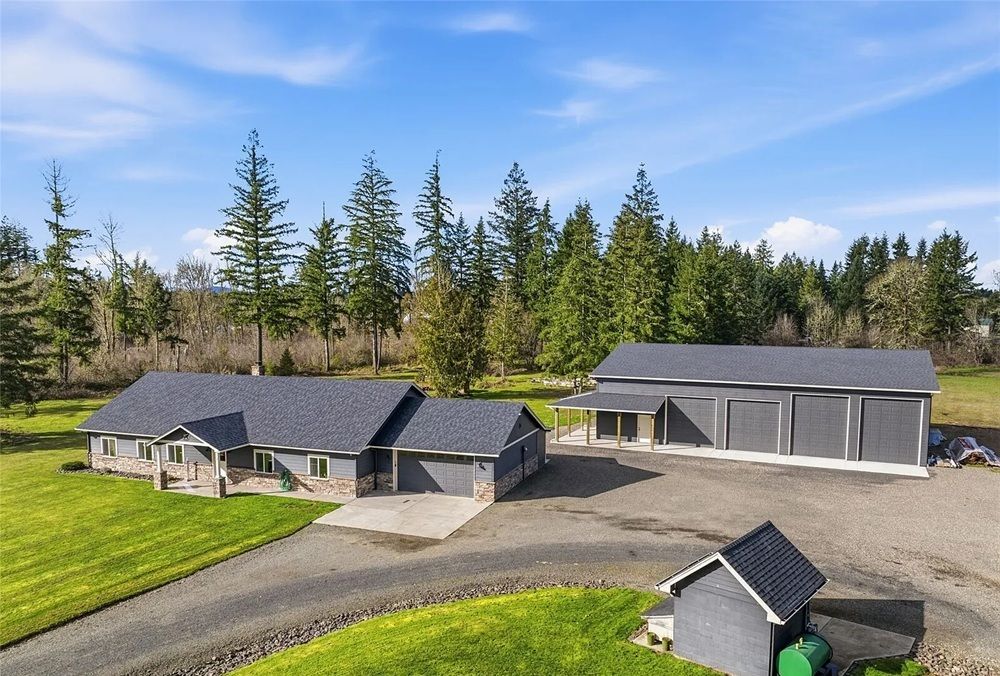 Peaceful & Private On 5 Acres!
