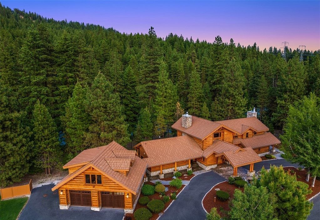 Riverfront Mountain Estate With Artisan Craftsmanship