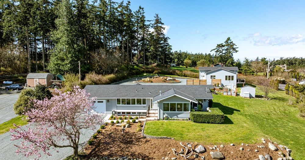 Sound View Coastal Compound With Guest Cottage & Income