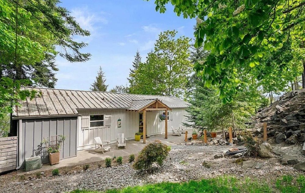 2937 Upper Hayden Lake Rd