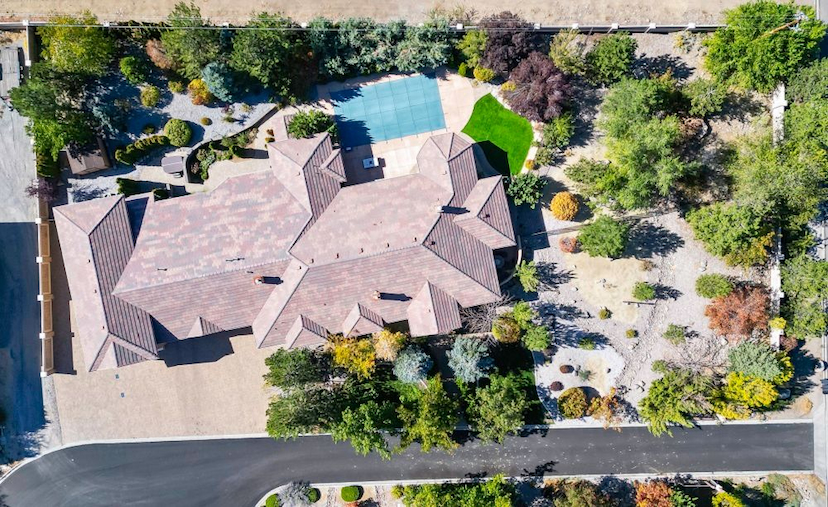 Luxury In Southwest Reno