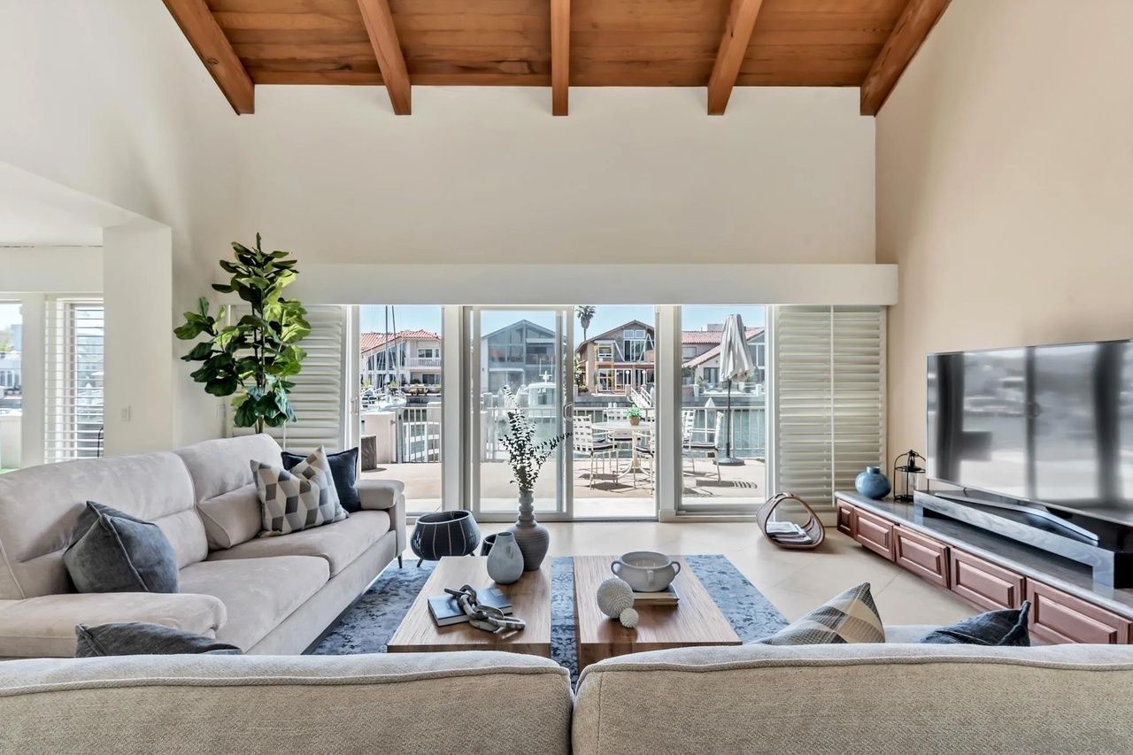 6 Buccaneer Way
