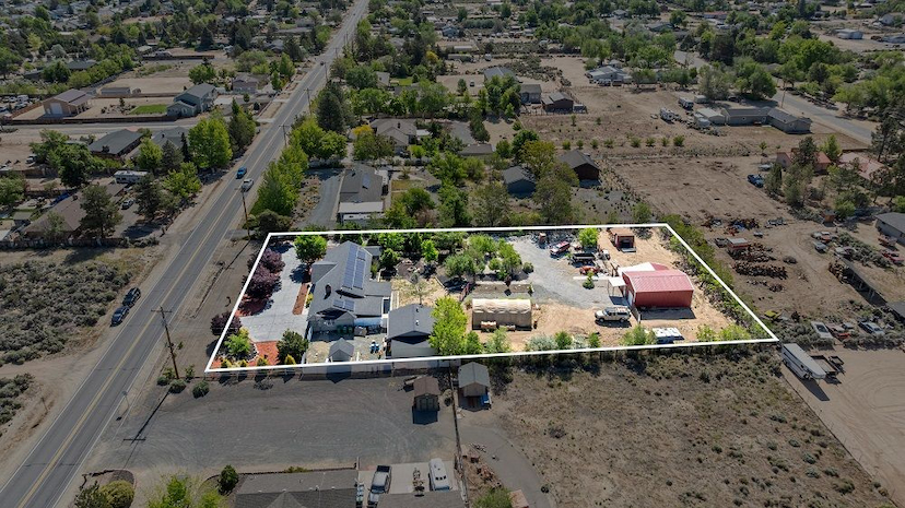 Turnkey Homestead On Over An Acre