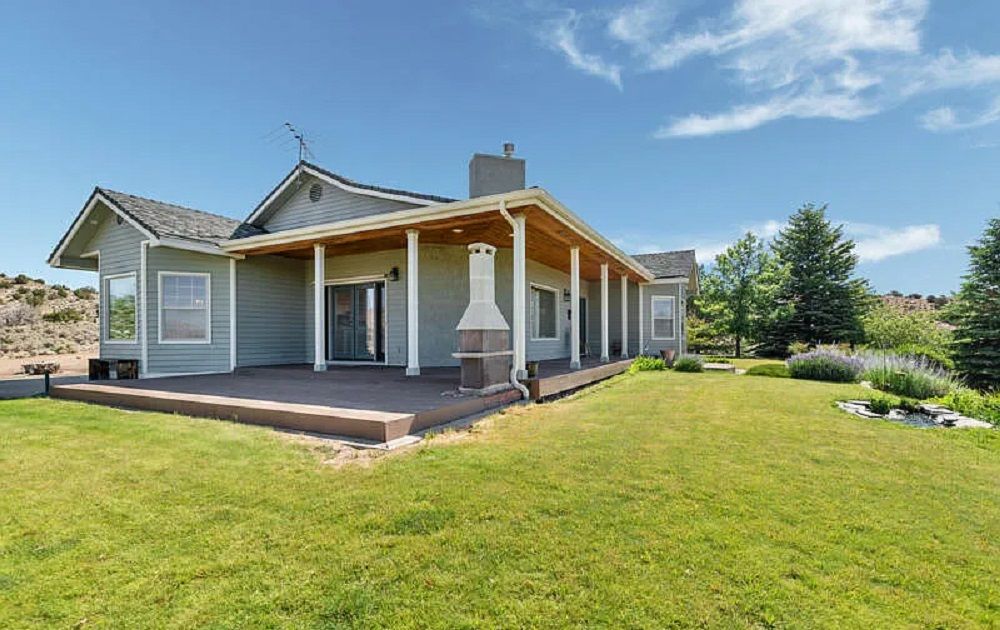 Expansive Views, Versatile Living Estate