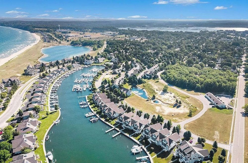 21 Marina Dr
