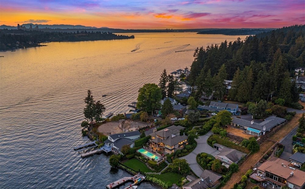 Custom Luxury Retreat With Pool