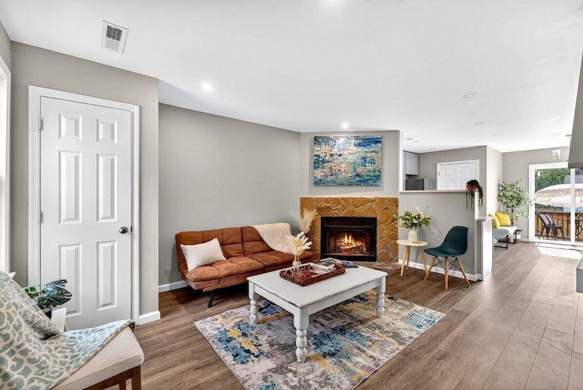 Renovated Town Home In Goose Creek