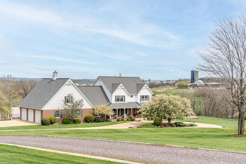 Beautiful Farm With Panoramic Views