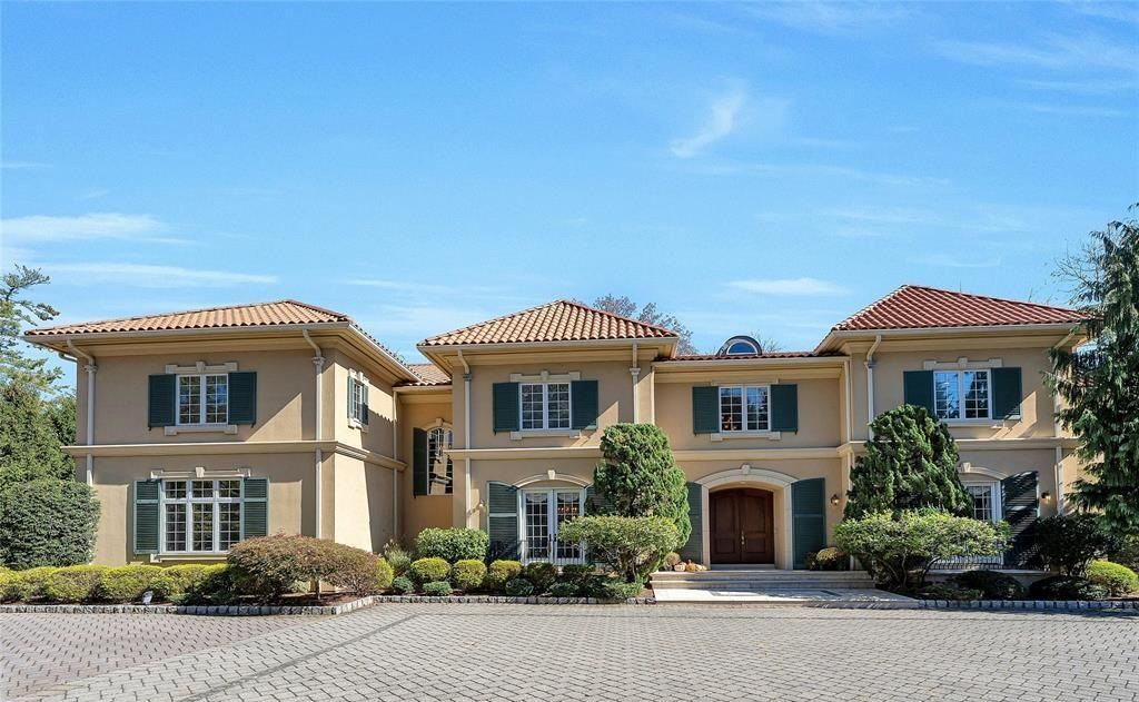 186 E Saddle River Rd