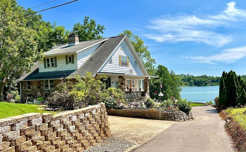 446 Bayview Court