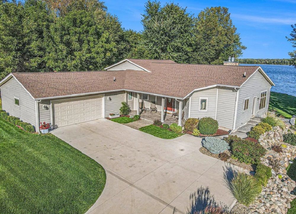 Stunning Multi-Level Sanctuary On All-Sports Portage Lake