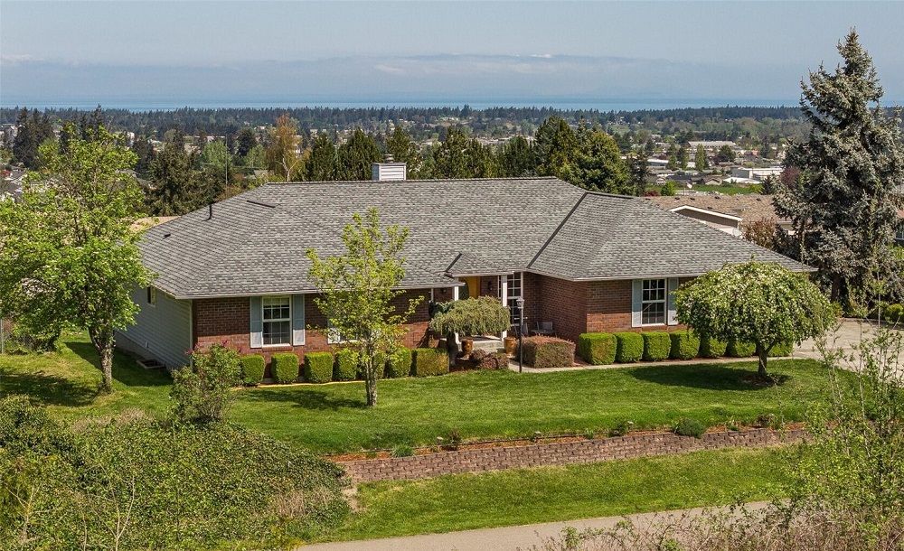 Spacious Water View Home