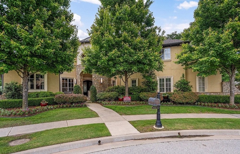 Elegant South Tulsa Estate