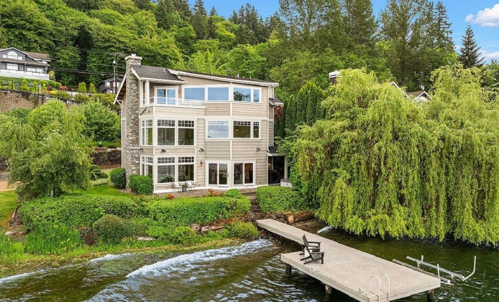 2033 E. Lake Sammamish Parkway NE