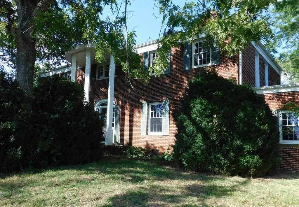 838 Crymes Rd