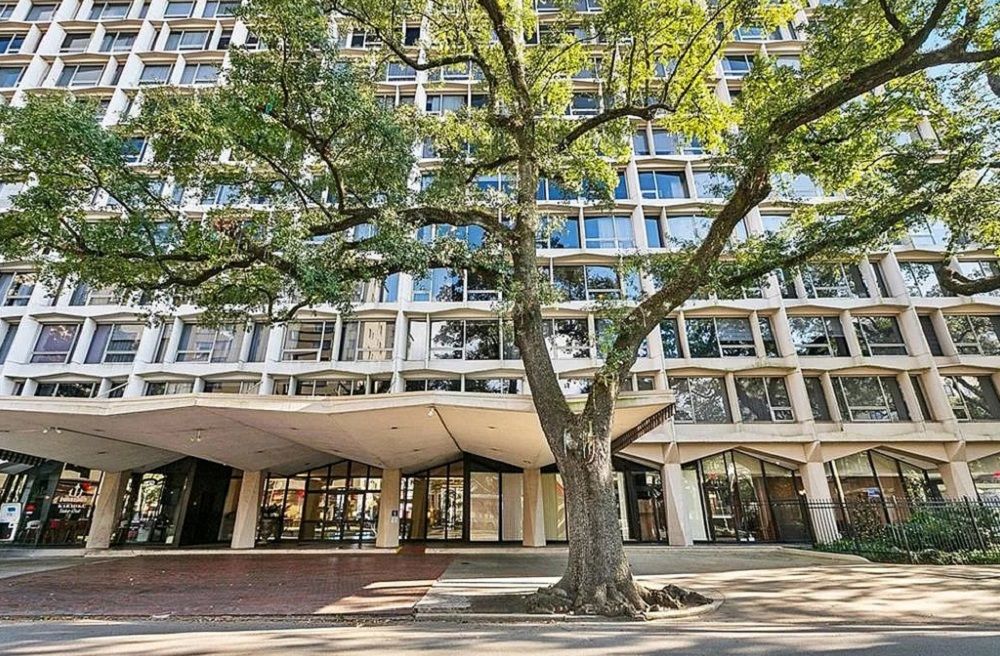 2100 St. Charles Avenue #7M