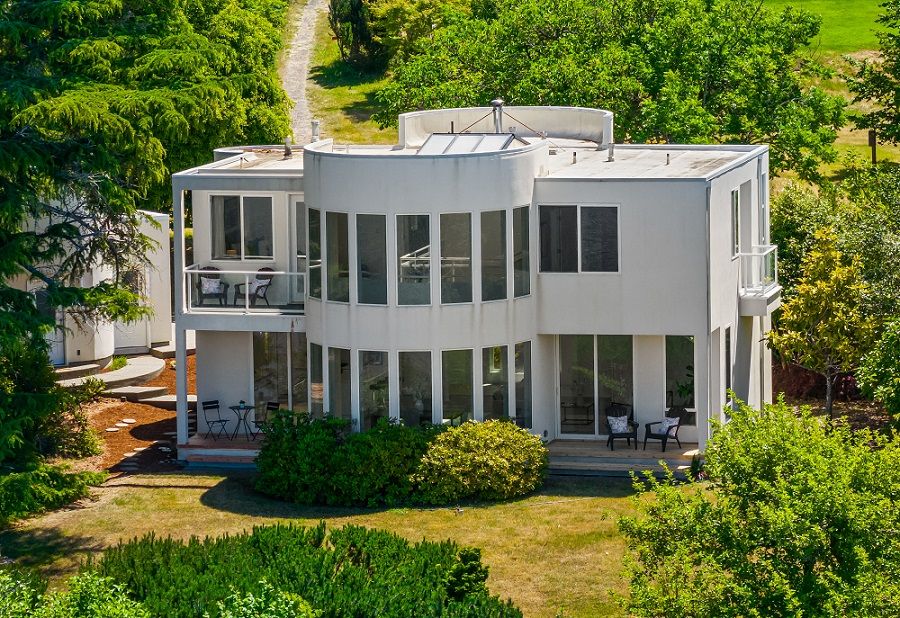 Elegance And Modern Comfort