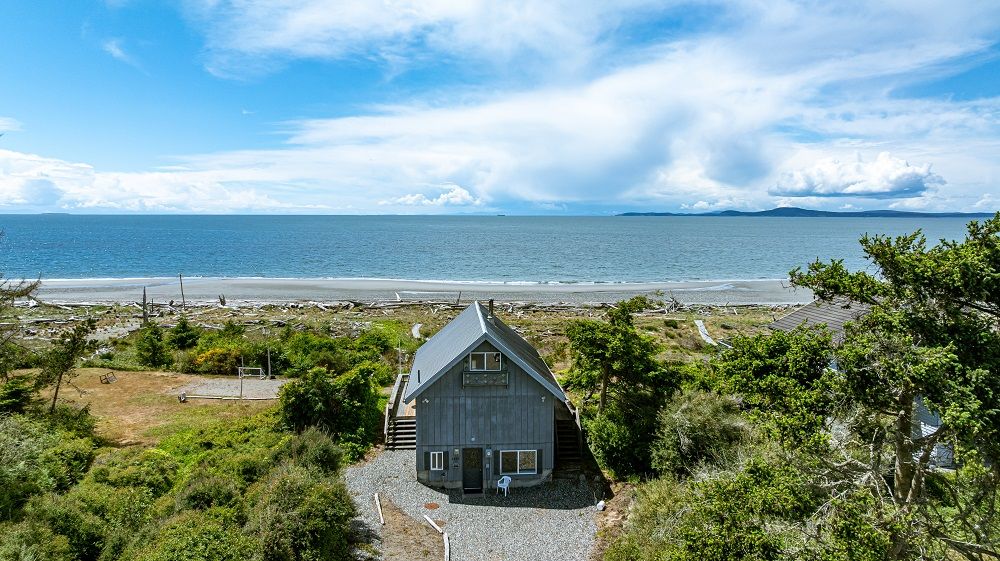 Refined Island Living On 2.5 Acres