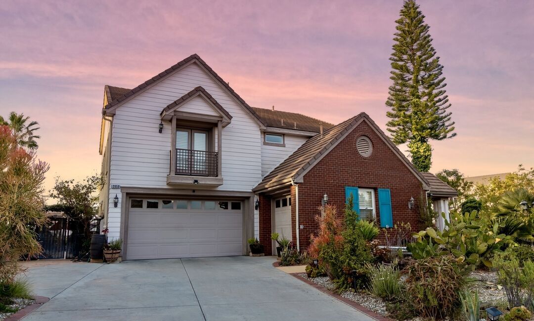 2059 Arielle Ln