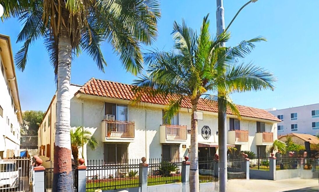 Well-Maintained Building Near Key Attractions