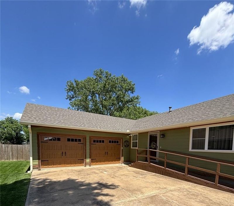1205 W 14th St Court