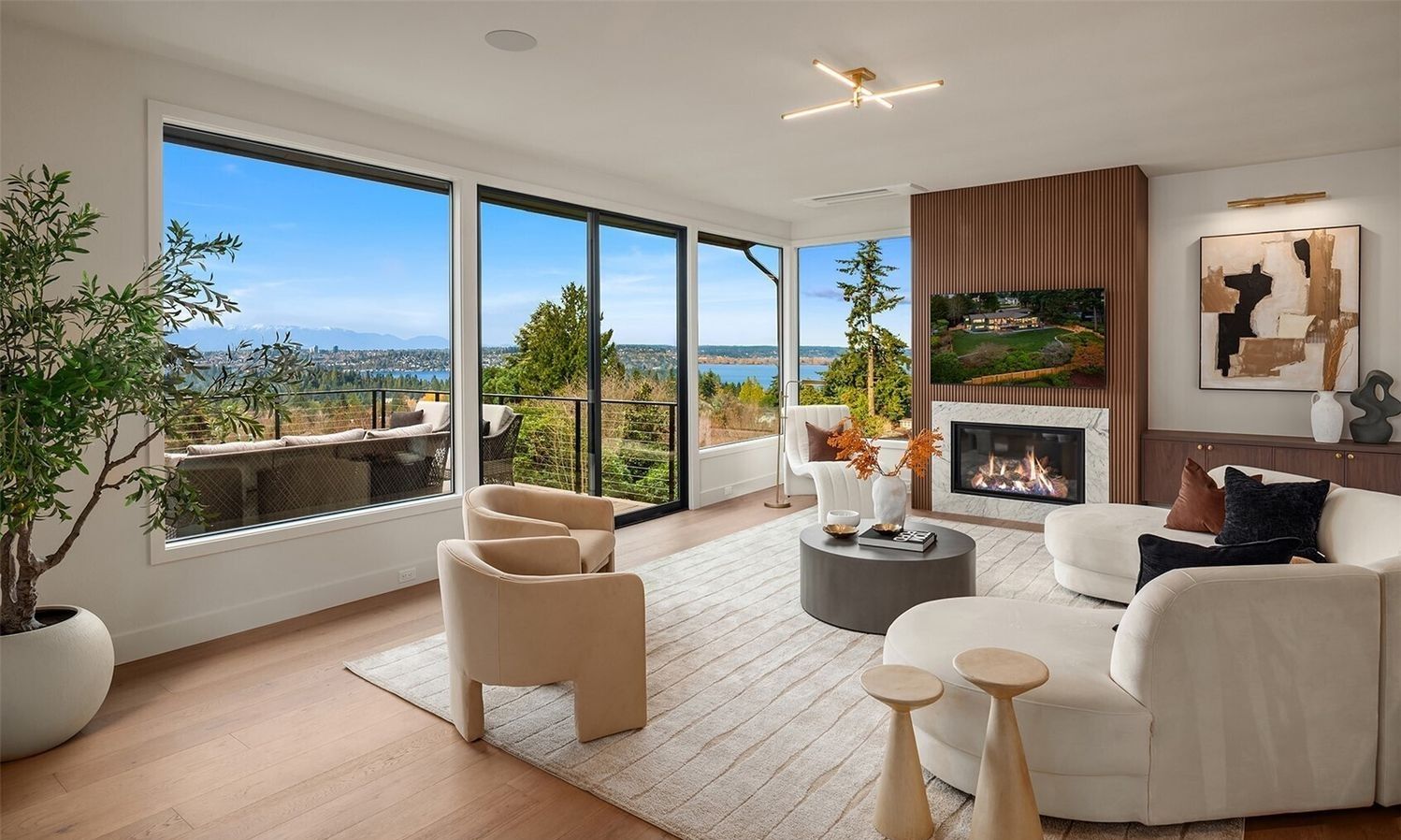 Clyde Hill Residence Boasts Breathtaking Panoramic Views & Signature Luxury Remodel