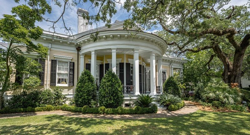 2423 Prytania Street