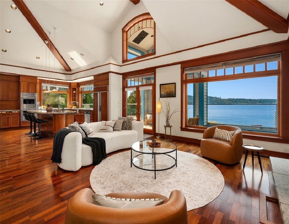 Private Waterfront Estate Retreat