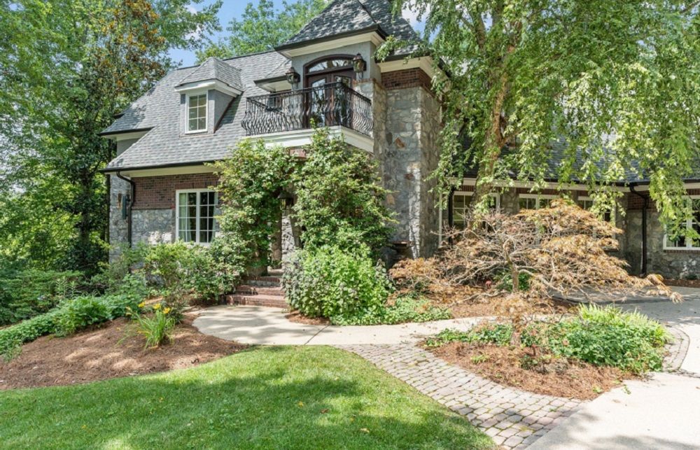 15 Carmel Ln