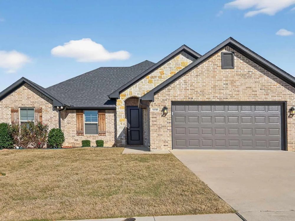 Modern Comfort In Lindsey Crossing