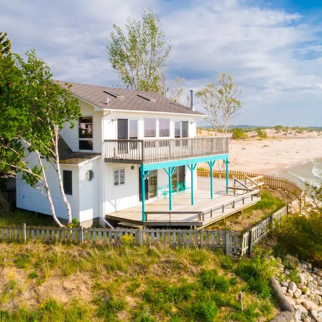 2767 N Lakeshore Drive